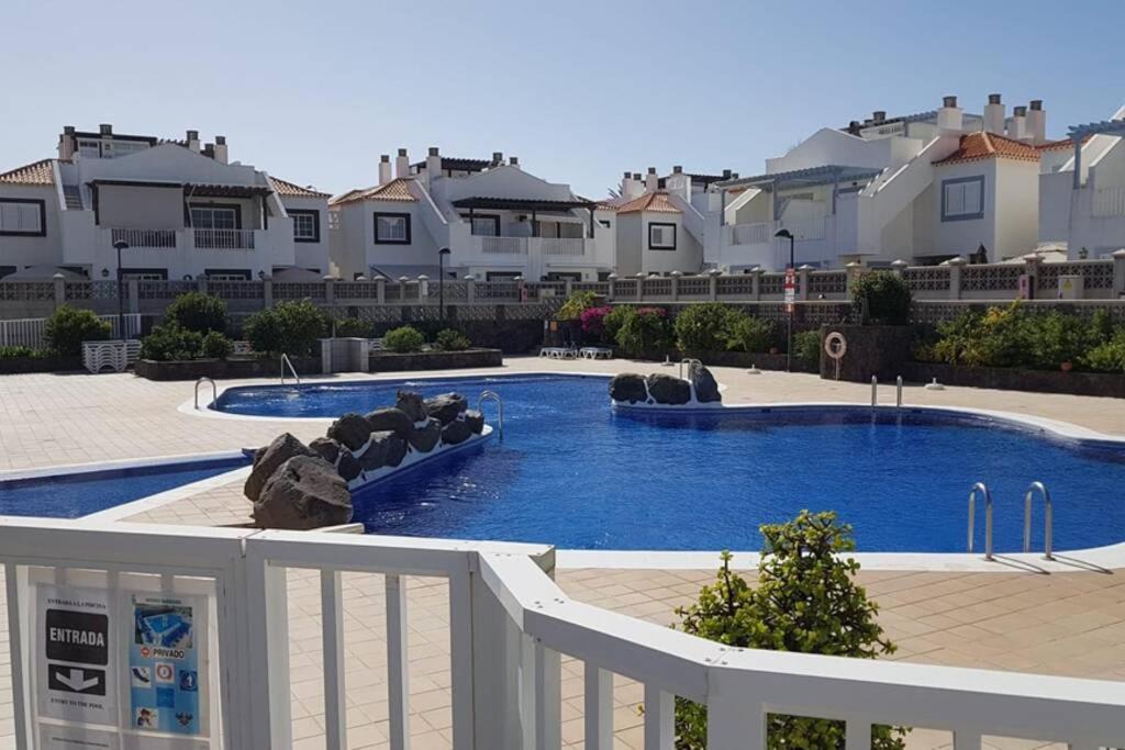Private Apartment With Roof Terrace Arona  Esterno foto