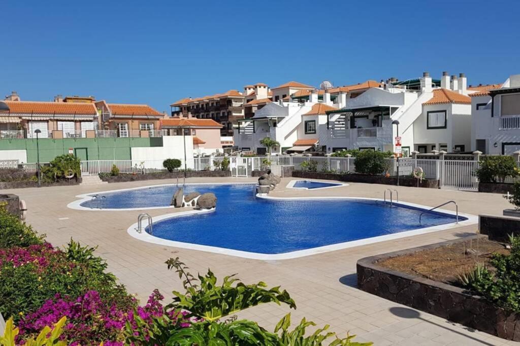 Private Apartment With Roof Terrace Arona  Esterno foto